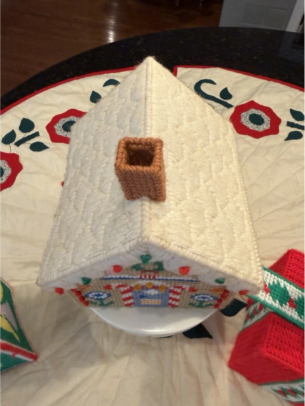 Vtg Handmade Needlepoint Canvas Gingerbread House & Set Of 2 Tissue Box Covers